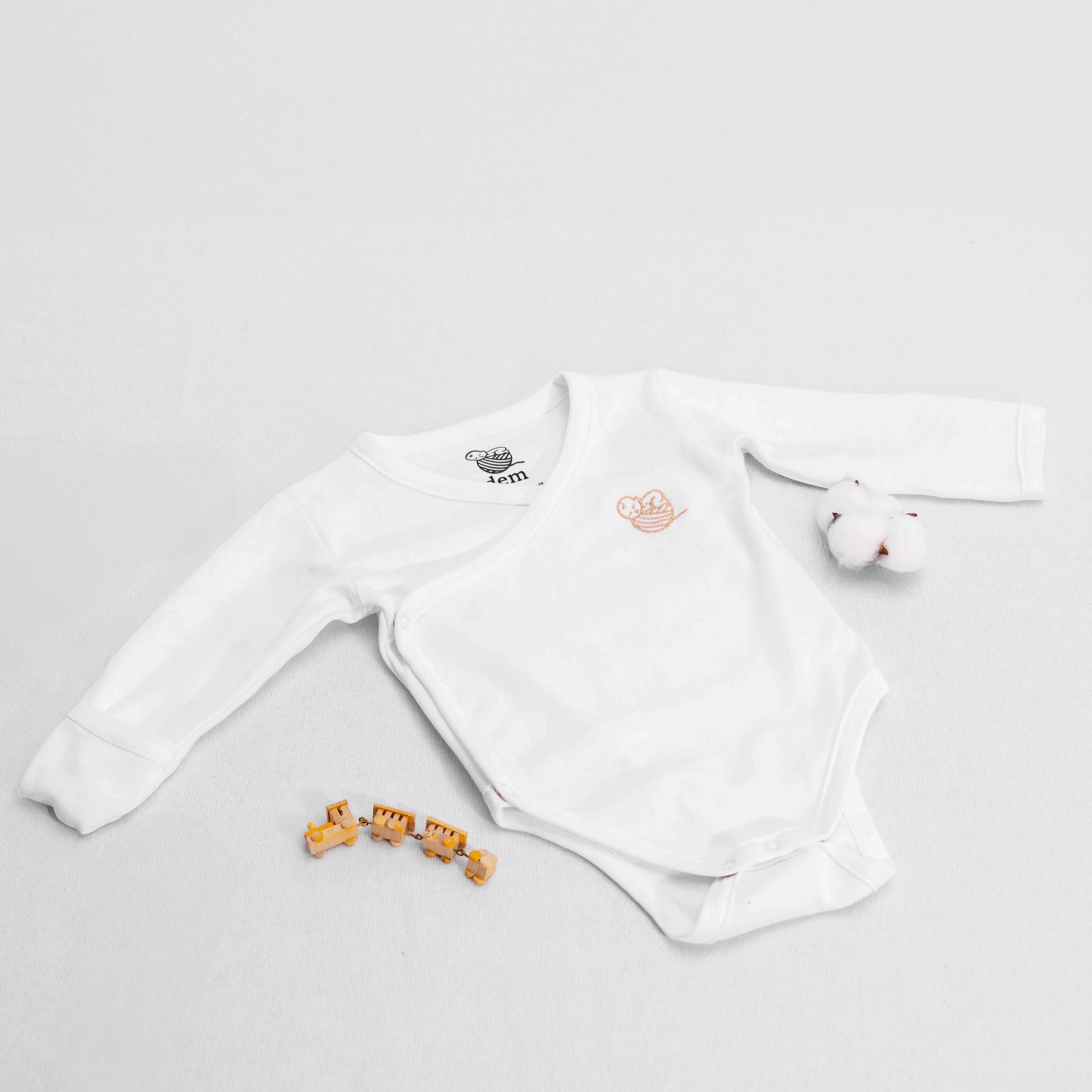 Wickelbody Langarm – Sanfte Linie