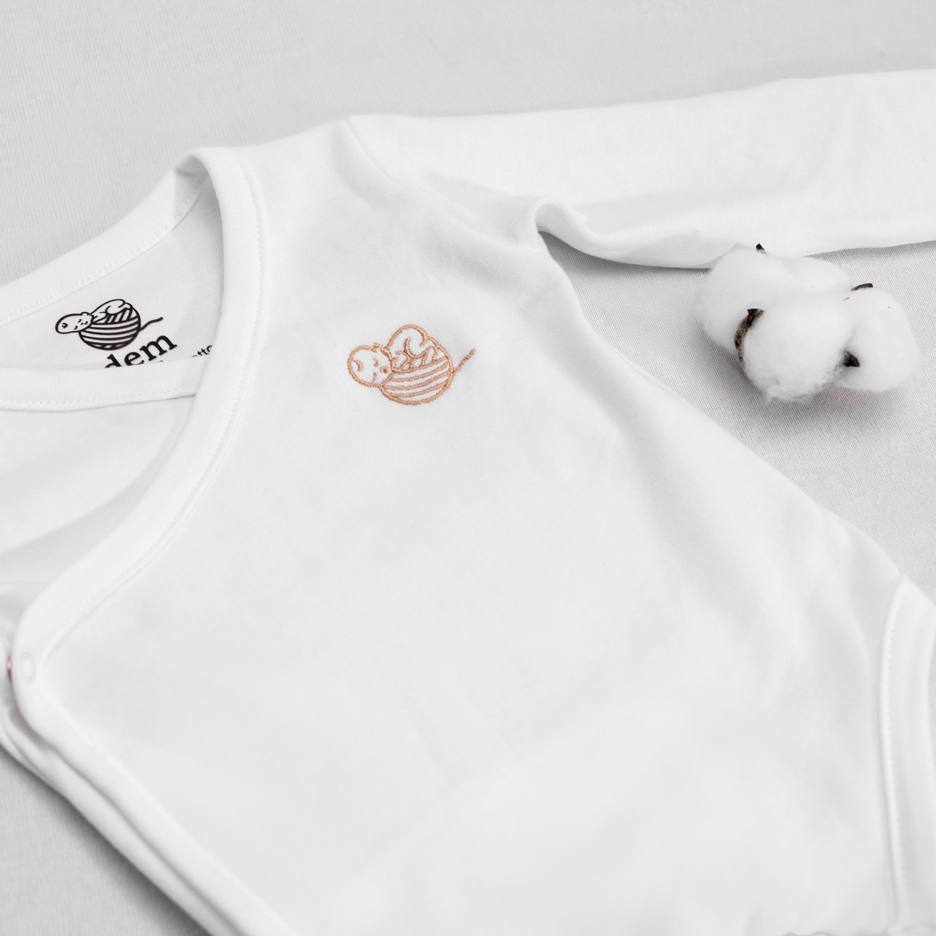 Wickelbody Langarm – Sanfte Linie